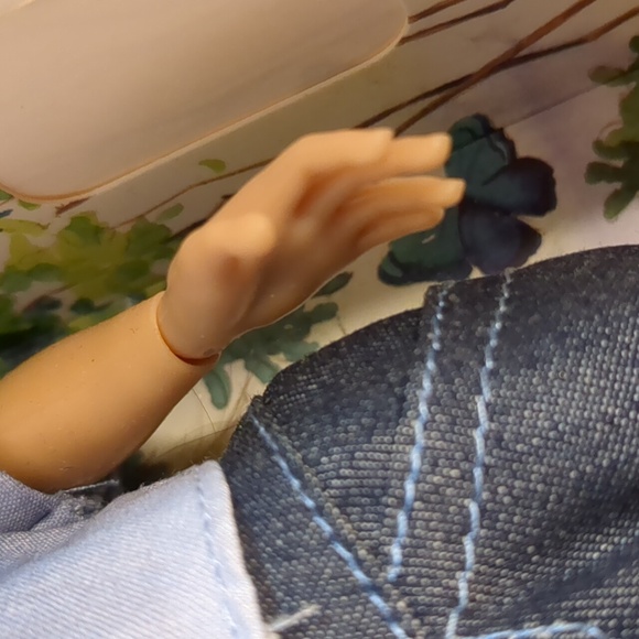 Lammily 2014 Traveler Doll with Blue Outfit - Picture 14 of 16